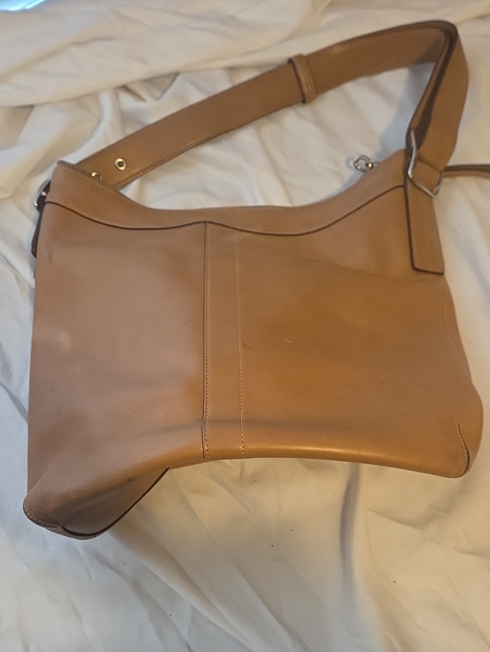 Couch Tan Leather Shoulder Bag - Versatile Everyday Carry